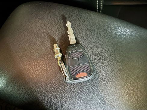 Used 2015 Jeep Wrangler Unlimited Sahara w/ Connectivity Group image 38