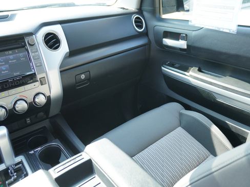 Used 2017 Toyota Tundra SR5 w/ SR5 Upgrade Package image 17