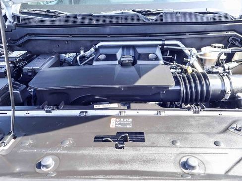 Used 2024 Chevrolet Colorado LT w/ LT Convenience Package III image 24