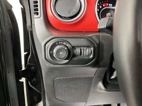 Used 2022 Jeep Wrangler Unlimited Rubicon AWD/4WD image 19