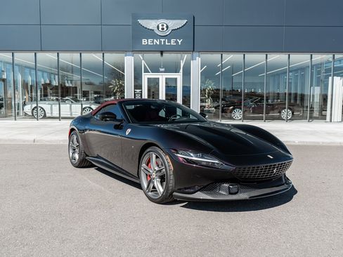 Used 2024 Ferrari Roma Spider image 18