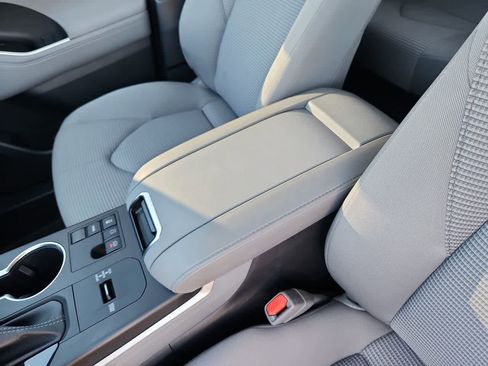 Certified 2023 Toyota Highlander LE image 20