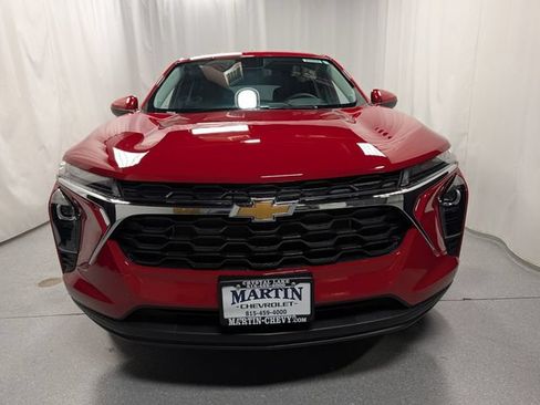 New 2026 Chevrolet Trax LS w/ LS Convenience Package FWD image 7