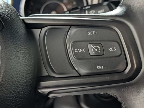 Used 2022 Jeep Wrangler Sport AWD/4WD image 21