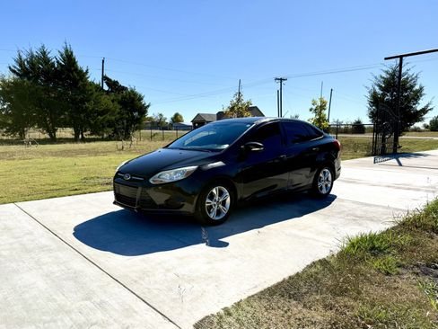 Used 2014 Ford Focus SE image 1