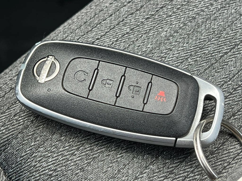 Used 2023 Nissan Rogue SV AWD/4WD image 26