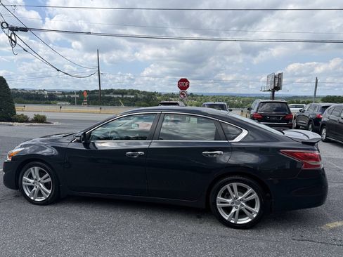 Used 2013 Nissan Altima 3.5 SL FWD image 8