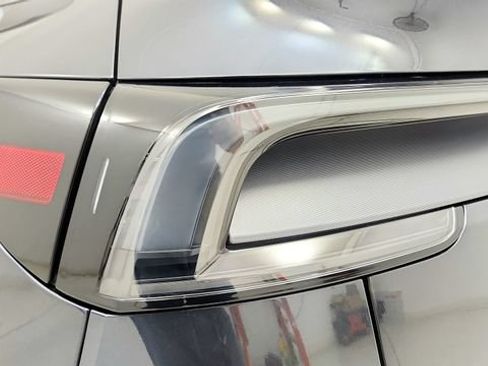 Used 2026 Tesla Model Y Long Range RWD image 43