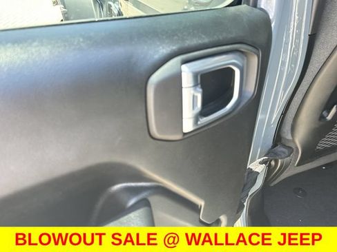 Used 2026 Jeep Wrangler Unlimited Rubicon AWD/4WD image 12