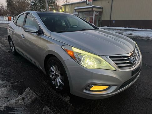 Used 2013 Hyundai Azera w/ Technology Pkg image 3