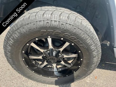 Used 2018 Jeep Wrangler Unlimited Sahara AWD/4WD image 34