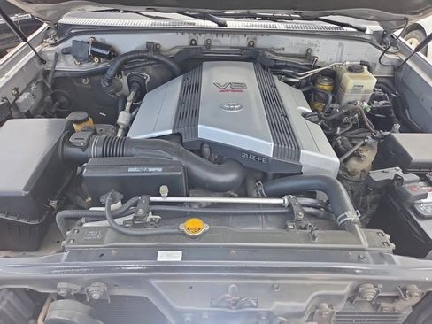 Used 2004 Toyota Land Cruiser AWD/4WD image 4