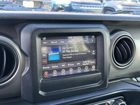 Used 2018 Jeep Wrangler Unlimited Sport S AWD/4WD image 22