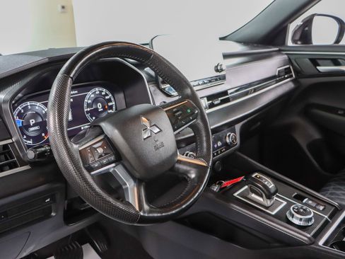 Used 2023 Mitsubishi Outlander SEL image 23