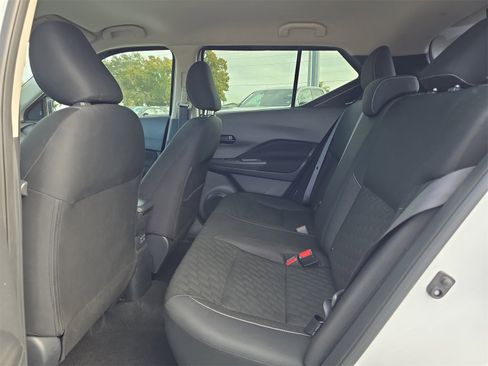 Used 2021 Nissan Kicks S image 12