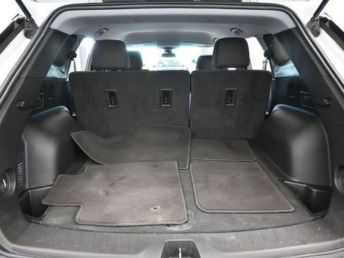 Used 2022 Chevrolet Blazer LT FWD image 36