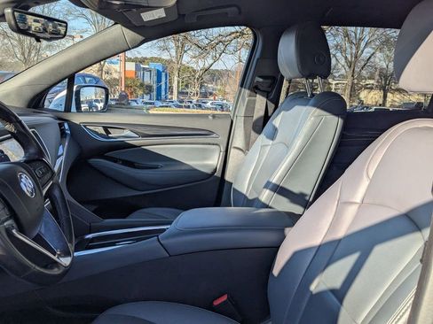 Used 2024 Buick Enclave Premium image 22