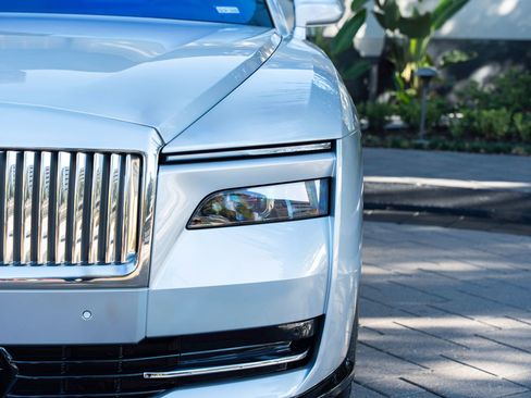 Used 2024 Rolls-Royce Spectre w/ Spectre Launch Package AWD/4WD image 7