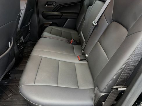 Certified 2024 Chevrolet Colorado LT w/ LT Convenience Package III image 18