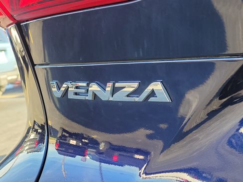 Used 2024 Toyota Venza Limited image 6