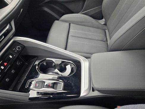 New 2025 Audi Q5 Prestige image 24