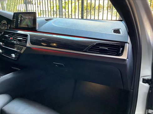 Used 2018 BMW 530i image 18