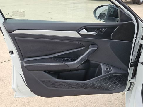 Used 2025 Volkswagen Jetta Sport image 13