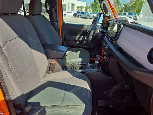 Used 2025 Jeep Wrangler Unlimited Sport AWD/4WD image 21