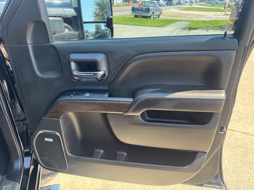 Used 2017 GMC Sierra 3500 Denali w/ Duramax Plus Package AWD/4WD image 11