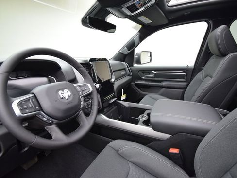 New 2026 RAM 1500 4x4 Crew Cab image 35