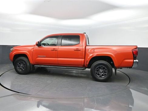 Used 2018 Toyota Tacoma SR5 image 2
