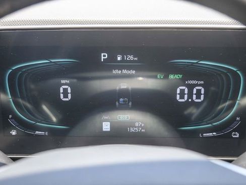 Certified 2025 Kia Niro EX FWD image 24