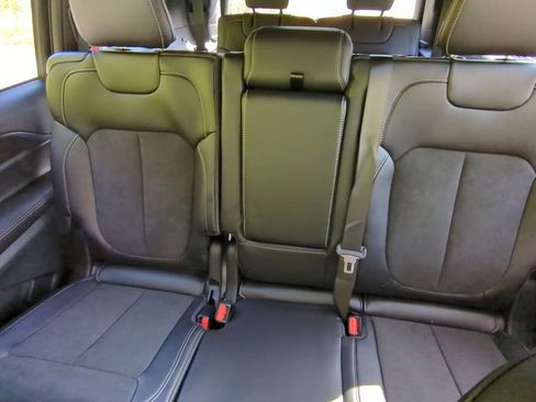 New 2025 Jeep Grand Cherokee L Altitude image 23