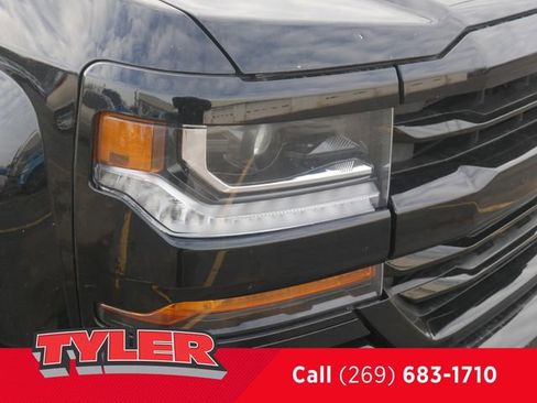 Used 2018 Chevrolet Silverado 1500 LT w/ All Star Edition image 10