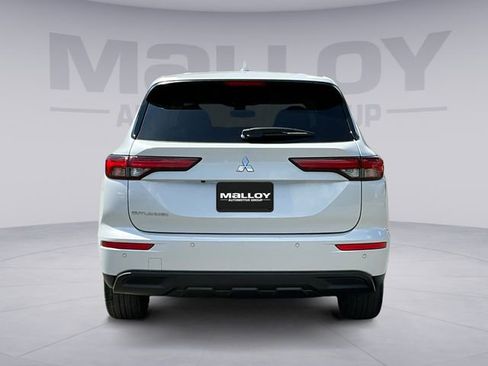 Used 2022 Mitsubishi Outlander ES AWD/4WD image 4