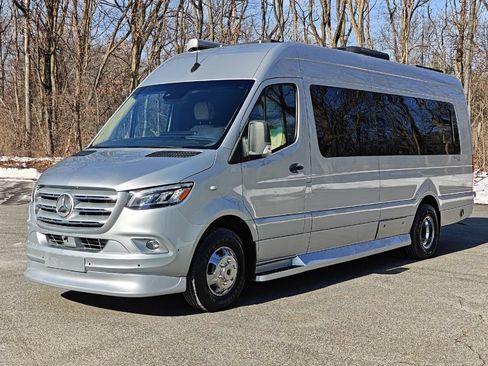 Used 2020 Mercedes-Benz Sprinter 3500 w/ Windows All Around Package image 8