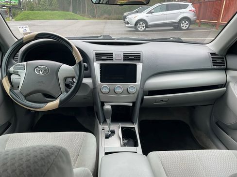 Used 2011 Toyota Camry LE image 15