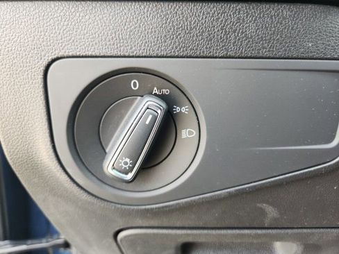 Used 2020 Volkswagen Tiguan SE w/ Panoramic Sunroof Package FWD image 25