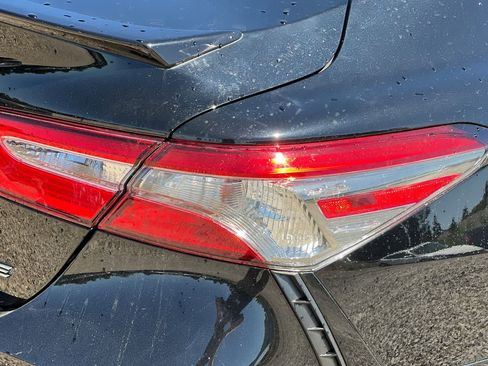 Used 2019 Toyota Camry SE FWD image 32