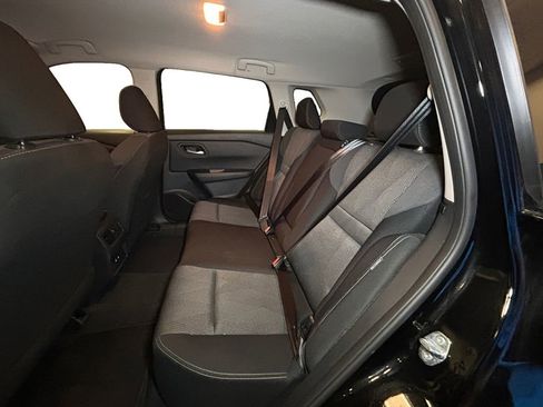 Used 2025 Nissan Rogue SV AWD/4WD image 14