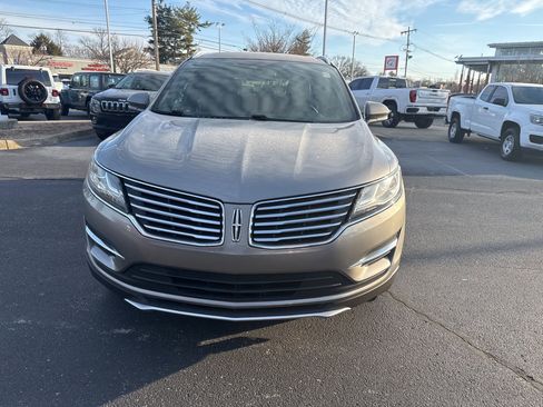 Used 2017 Lincoln MKC Premiere image 3