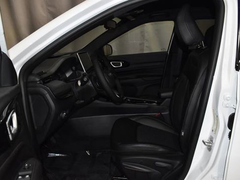 New 2026 Jeep Compass Latitude image 10