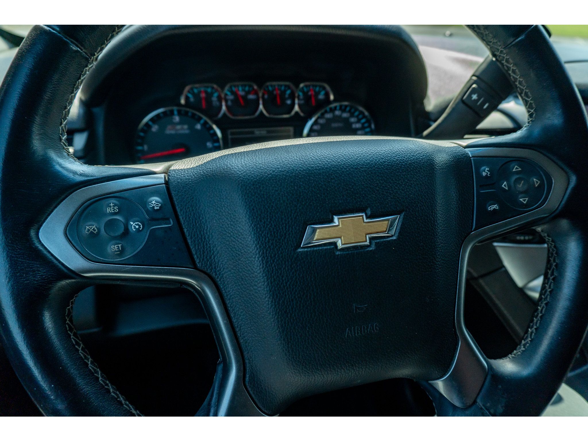 Used 2019 Chevrolet Tahoe LT w/ Z71 Midnight Edition AWD/4WD image 30