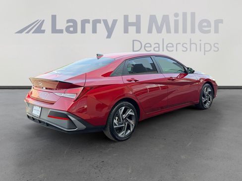 Certified 2025 Hyundai Elantra Sport FWD image 5