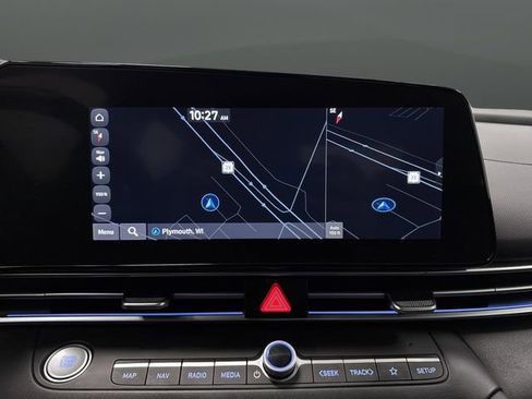 Used 2024 Hyundai Elantra Limited image 10