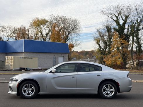 Used 2019 Dodge Charger SXT w/ Leather Interior Group image 15