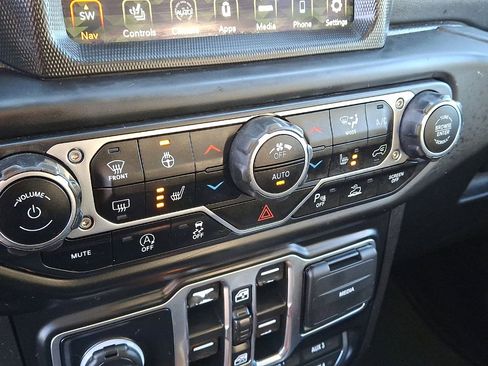 Used 2021 Jeep Wrangler Unlimited Sahara image 19