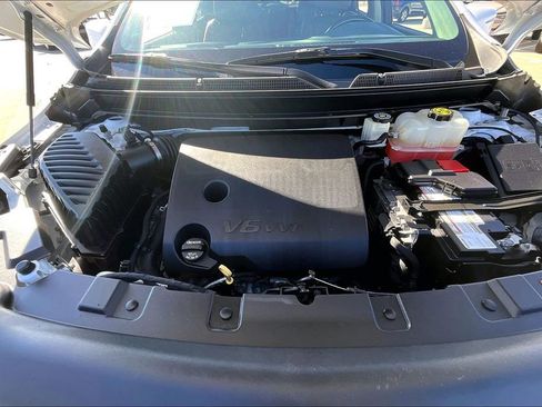 Used 2020 Buick Enclave Essence w/ Sound and Sites Package image 11