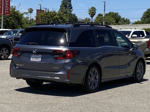 Used 2025 Honda Odyssey Touring image 43