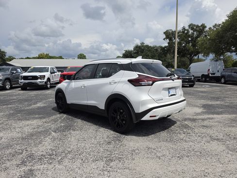 Used 2023 Nissan Kicks SV FWD image 7